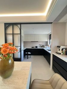 2026 龙华高层住宅全屋定制决策：凝露潮湿乱象下，3 类户型选材与工艺硬性标准